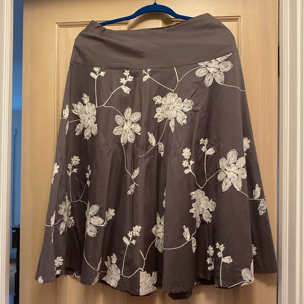 Vintage grey and white skirt